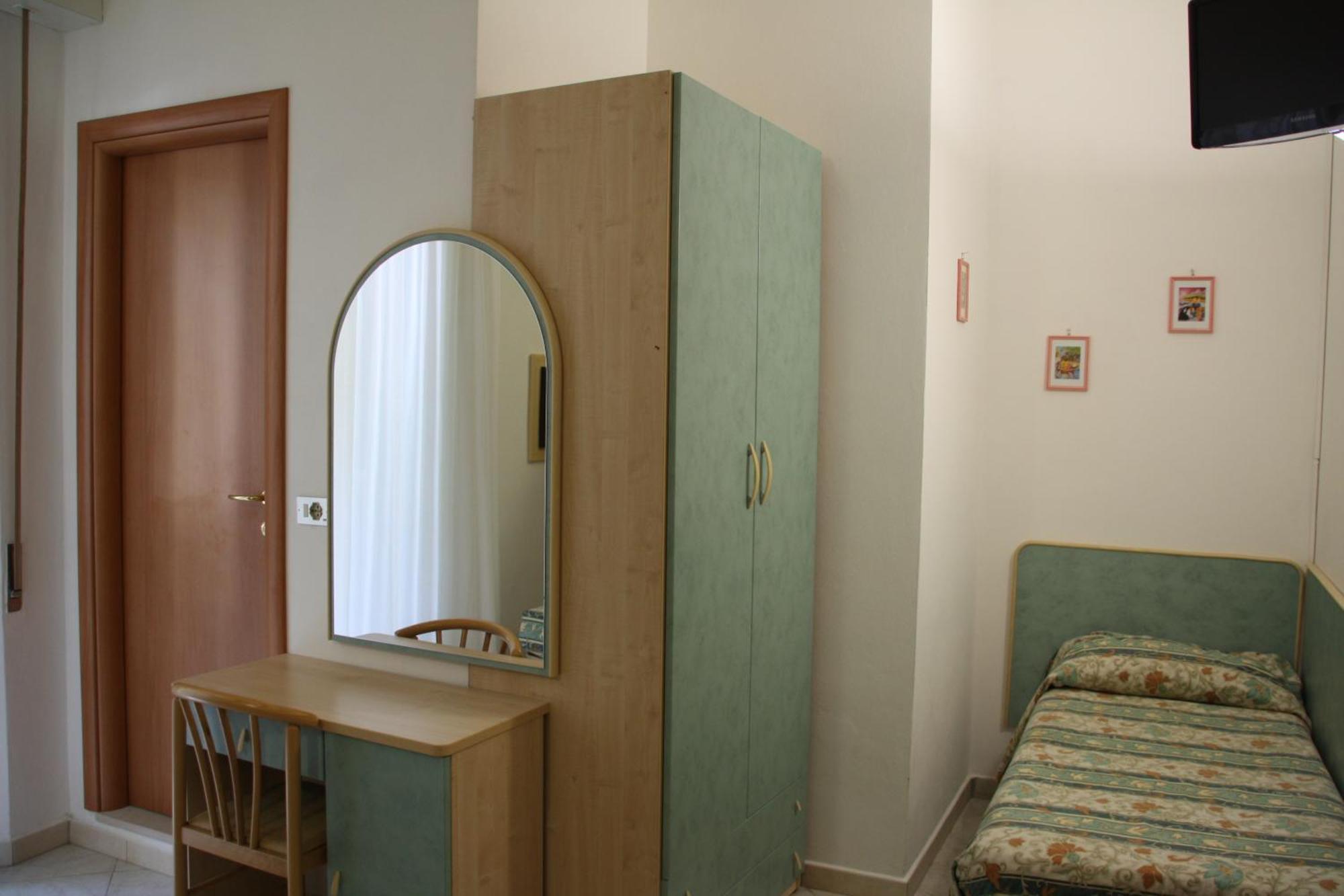 Hotel Flora Μπελάρια-Ιτζέα Μαρίνα Δωμάτιο φωτογραφία
