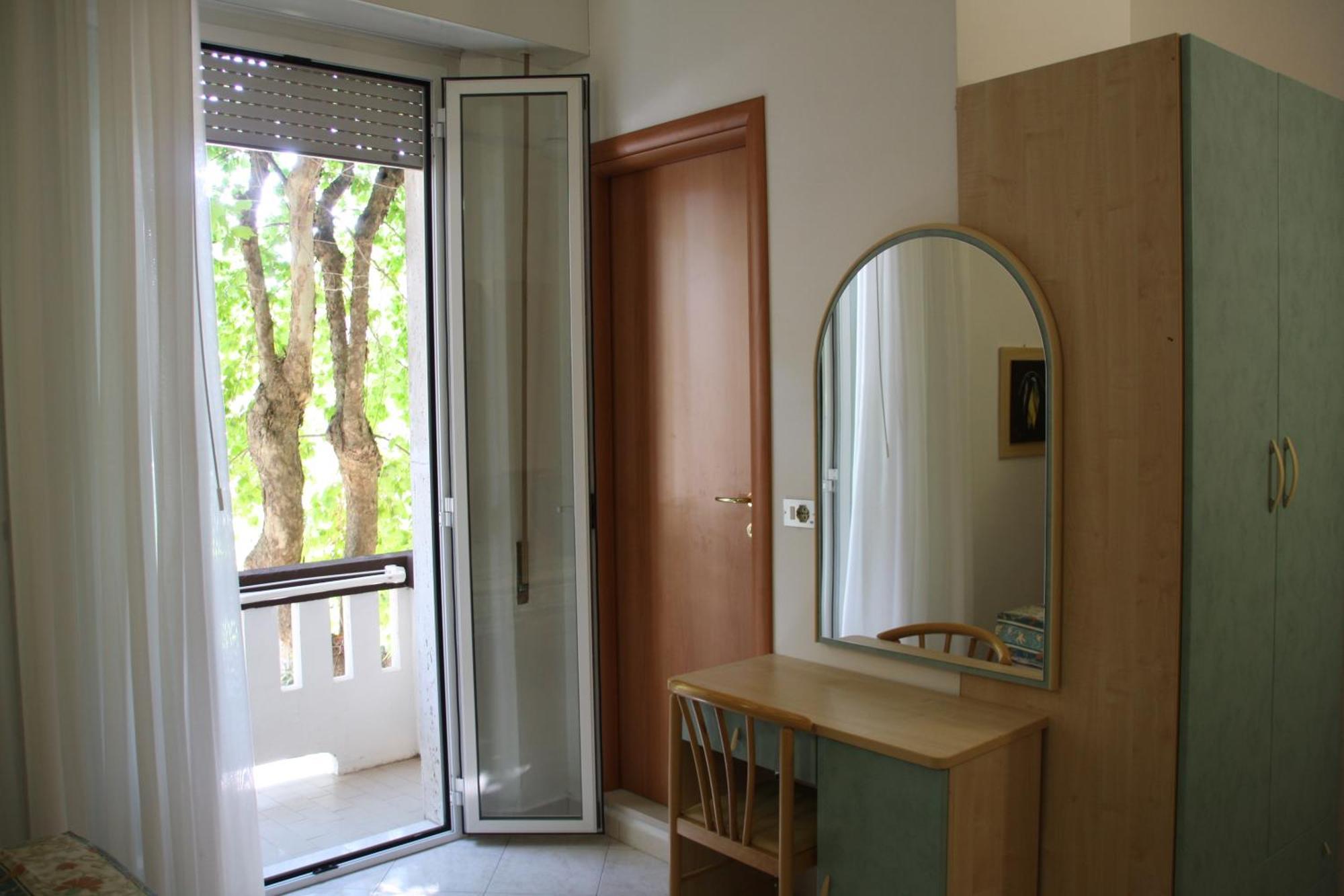 Hotel Flora Μπελάρια-Ιτζέα Μαρίνα Δωμάτιο φωτογραφία