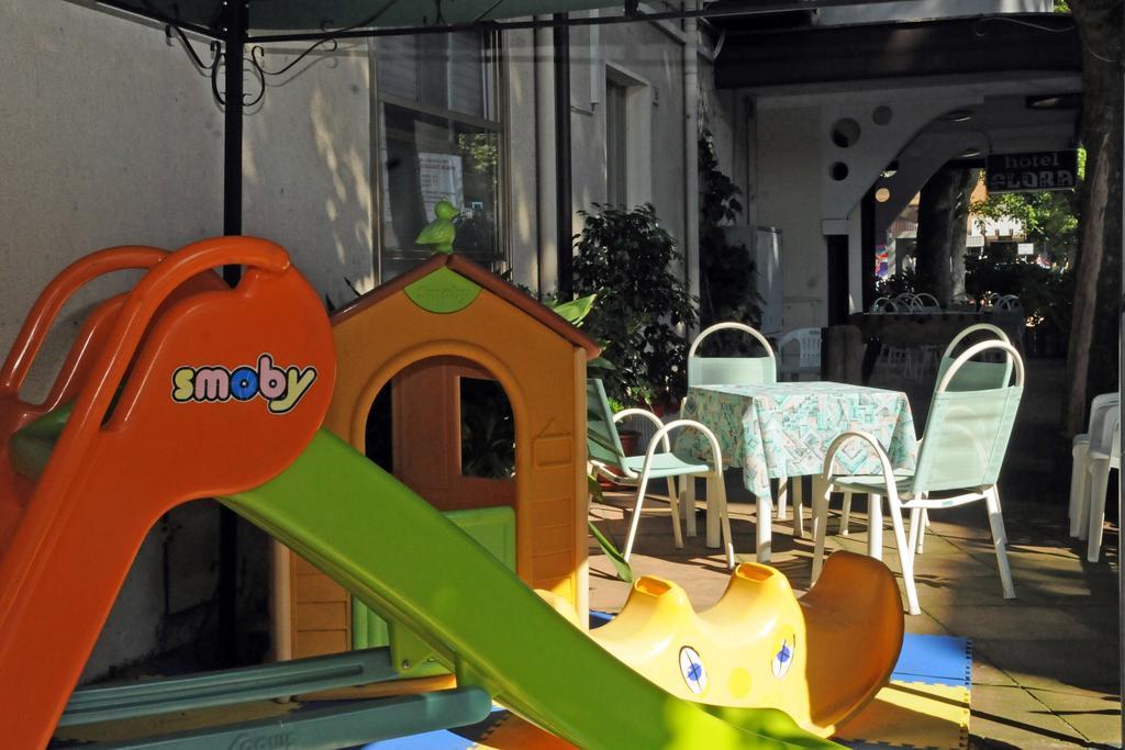 Hotel Flora Μπελάρια-Ιτζέα Μαρίνα Εξωτερικό φωτογραφία