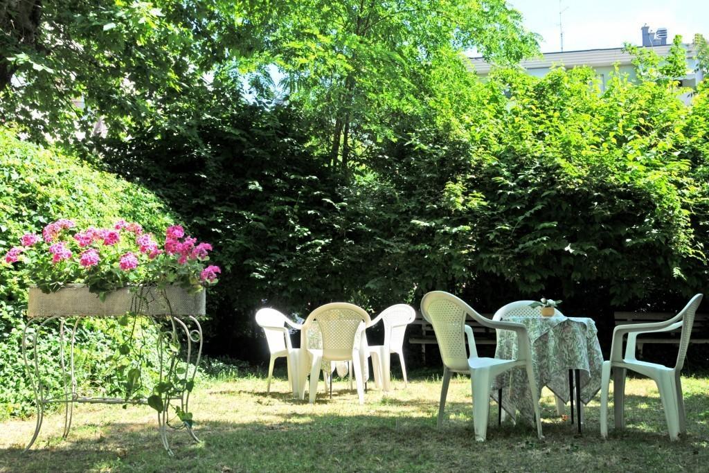 Hotel Flora Μπελάρια-Ιτζέα Μαρίνα Εξωτερικό φωτογραφία