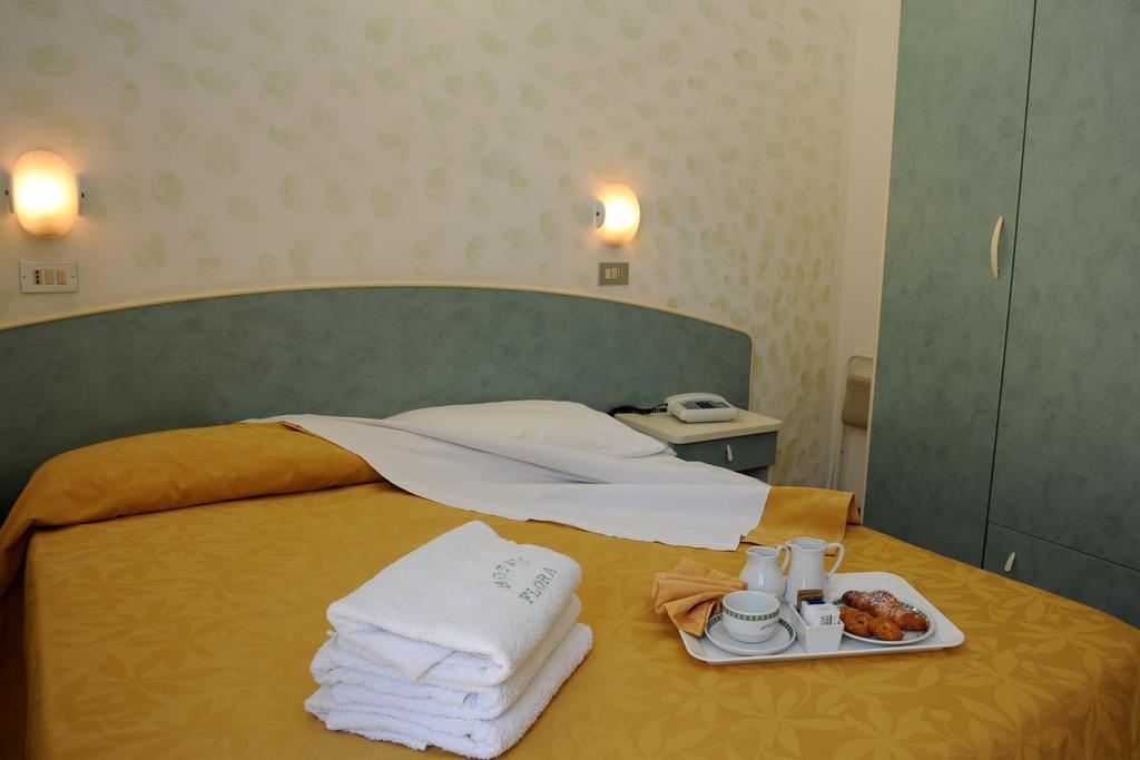 Hotel Flora Μπελάρια-Ιτζέα Μαρίνα Εξωτερικό φωτογραφία