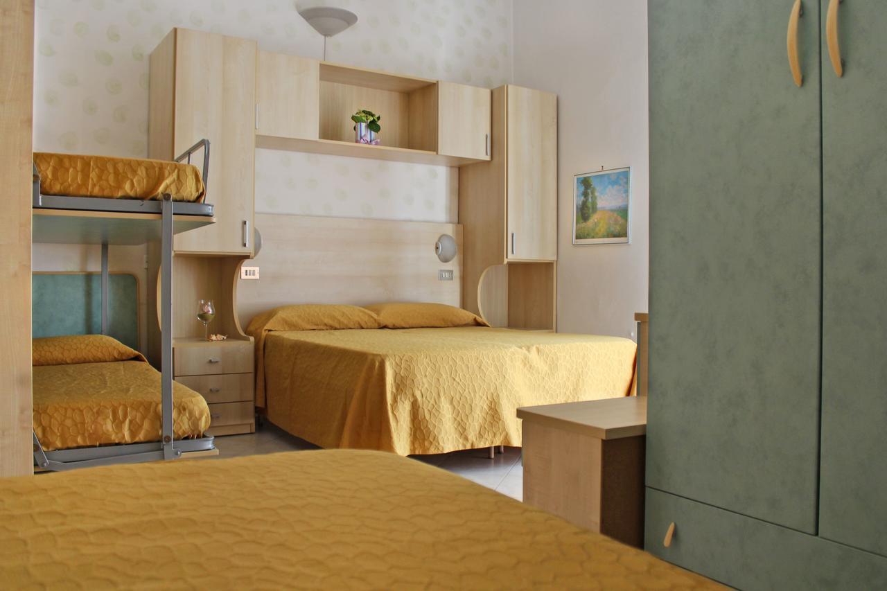Hotel Flora Μπελάρια-Ιτζέα Μαρίνα Εξωτερικό φωτογραφία